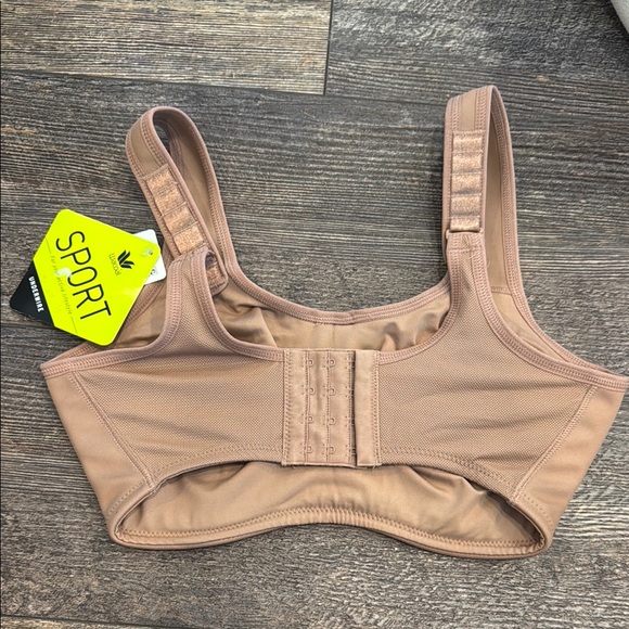 Wacoal Nude Underwire Bra - Picture 2 of 3